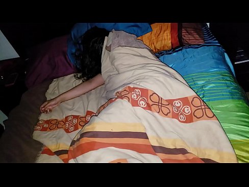 ❤️ Stepson oo garaacaya hooyadeed oo yar intay seexanayso. ️❌ Porno Guri ❤